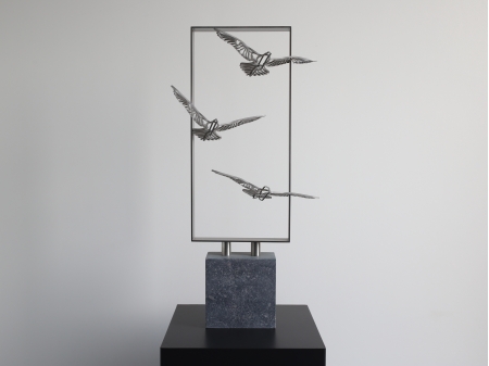 Stainless steel frame holding 3 birds.
Placed on a bluestone pedestal. 

Measurements: 60 x 30 x 15 cm.

Series of 8, of which 0 sold.