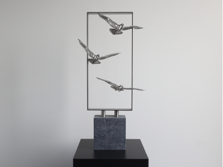 Stainless steel frame holding 3 birds.
Placed on a bluestone pedestal. 

Measurements: 60 x 30 x 15 cm.

Series of 8, of which 0 sold.