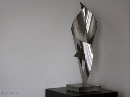 Stainless steel figure made out of rolled sheets.
 
Measurements:

Figure 25 x 25 x 70 cm.

Series of 8, of which 1 sold.


