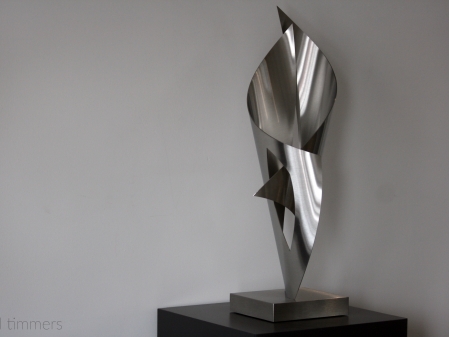 Stainless steel figure made out of rolled sheets.
 
Measurements:

Figure 25 x 25 x 70 cm.

Series of 8, of which 1 sold.

